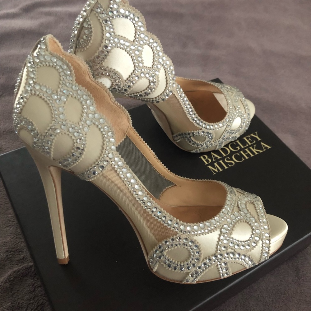 Badgley Mischka Pumps - Picture 4 of 5